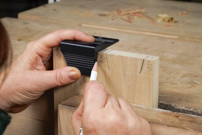 Using dovetail saddle marker