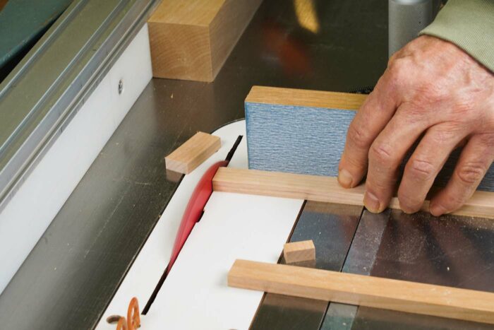 Using table saw to cut thin wood planks